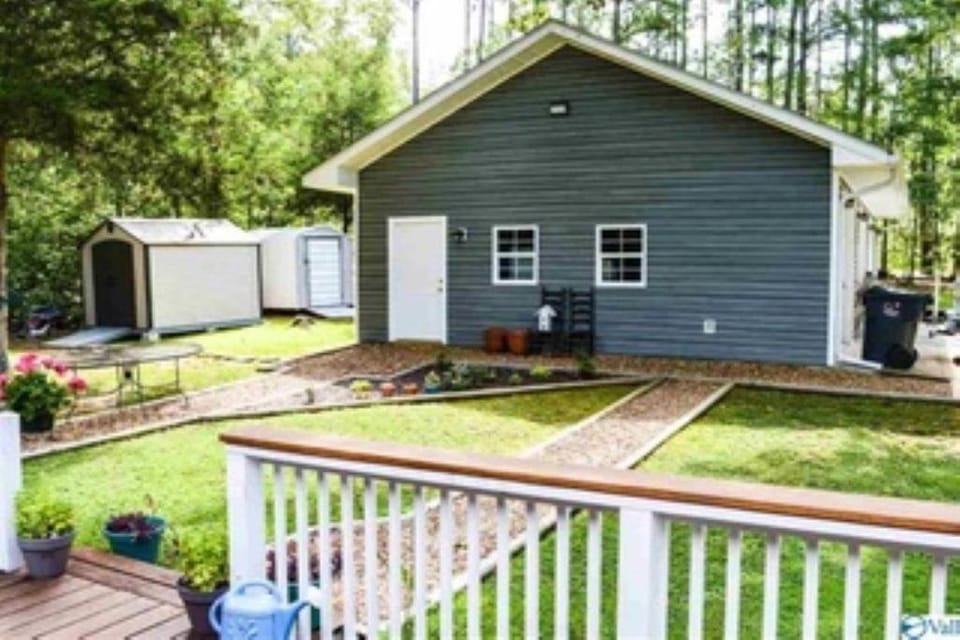 Your quiet place on Weiss Lake House in Weiss Lake