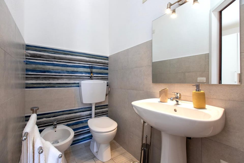 Bathroom, Living room