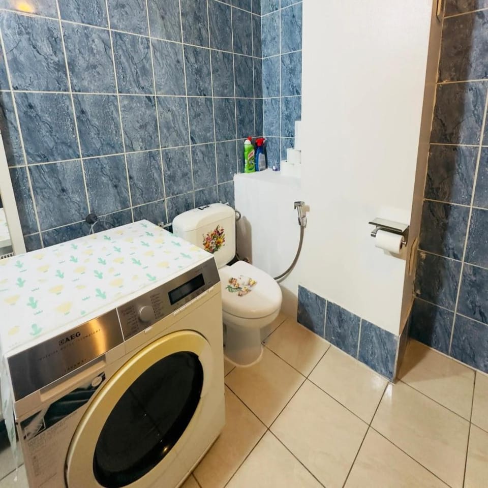 Modern & Comfortable City Center Oasis~King Bed ! Apartment in Saint-Gilles