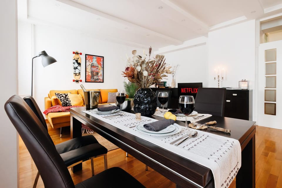 TV and multimedia, Living room, Dining area