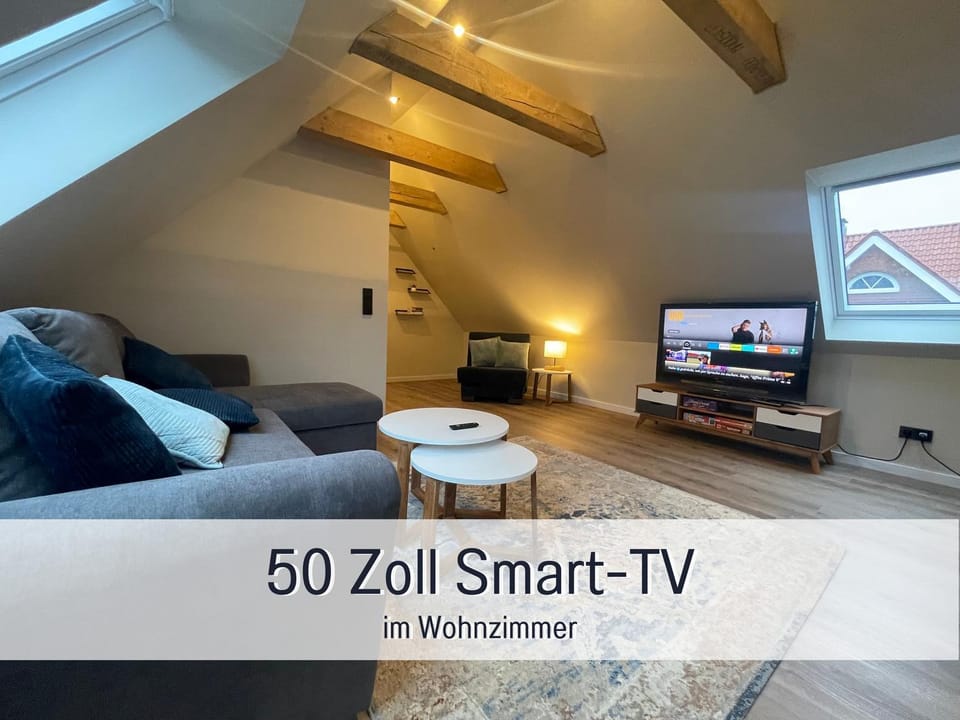 Communal lounge/ TV room, TV and multimedia, Living room, Seating area