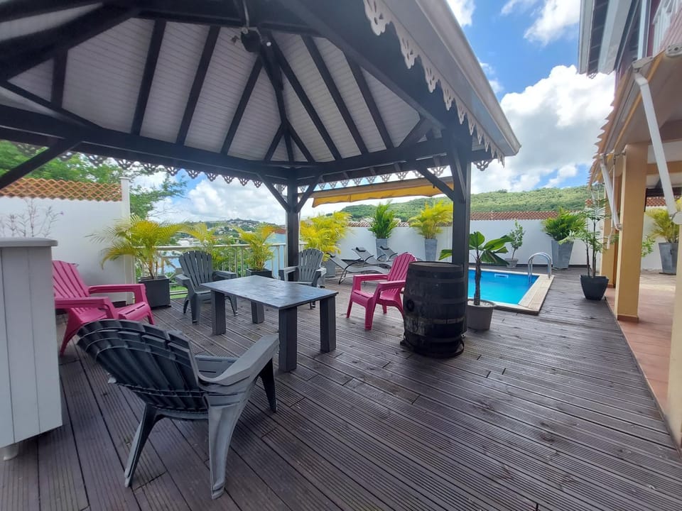 Patio, Natural landscape, Balcony/Terrace, Dining area, Pool view, Swimming pool, sunbed
