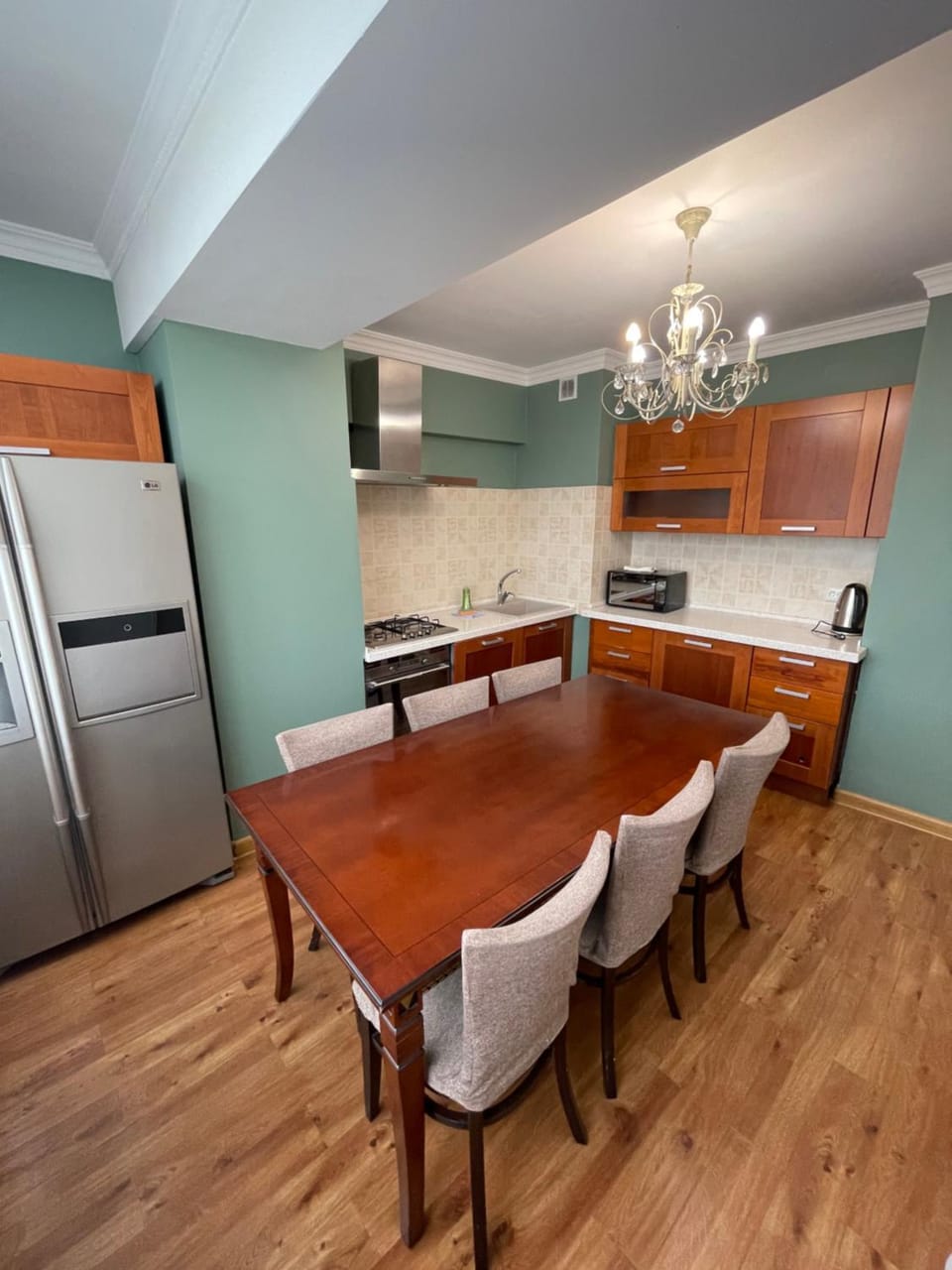Kitchen or kitchenette, Dining area, oven, stove