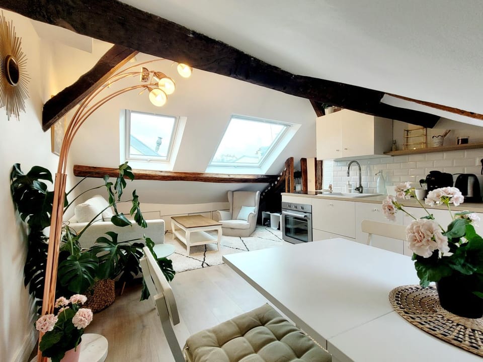 Kitchen or kitchenette, Living room, Dining area