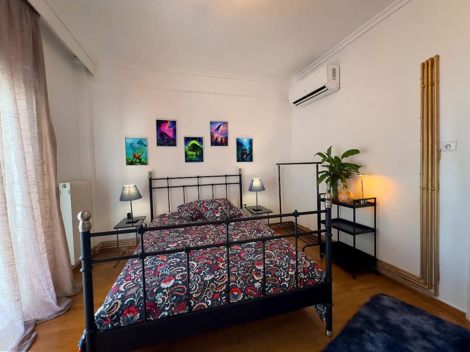 Bed, Bedroom, air conditioner