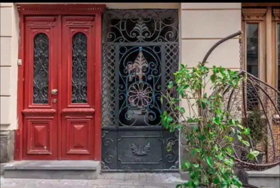 Hypnotizing hidden Gem in the historic Tbilisi Apartment in Tbilisi, Georgia
