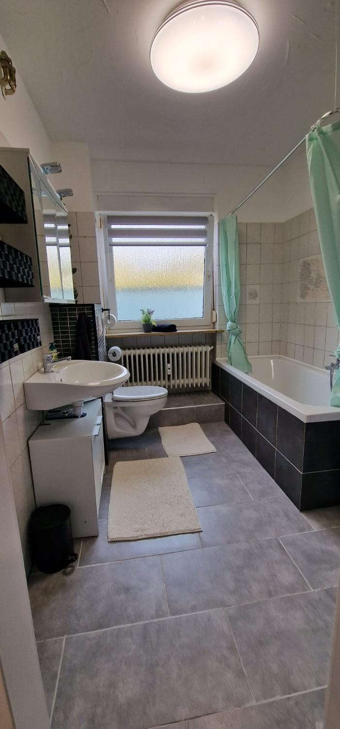 Bathroom, Bath, towels