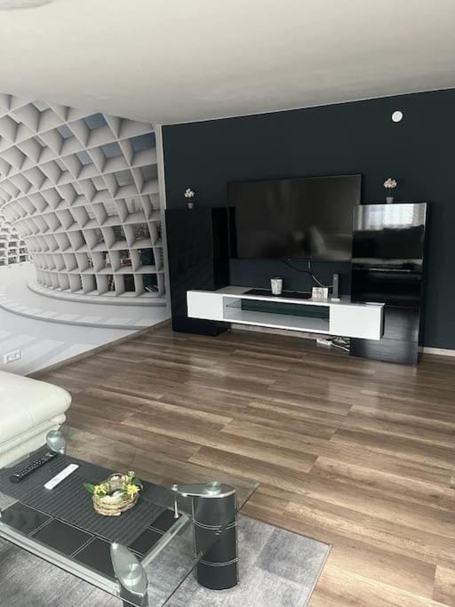 Monteurwohnung & Business Apartment mit Balkon & Parkplatz in Metzingen Outlet Apartment in Metzingen