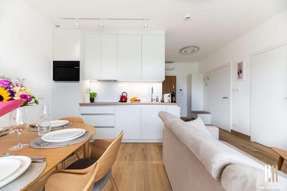 Living room, Seating area, Dining area, oven, stove