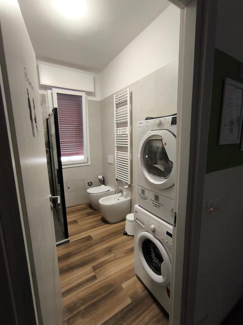 Toilet, Bathroom, washing machine, dryer