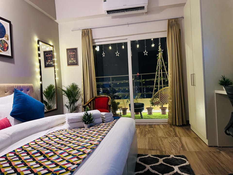Patio, Bed, Bedroom