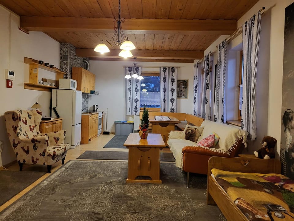 Kitchen or kitchenette, Living room, Seating area