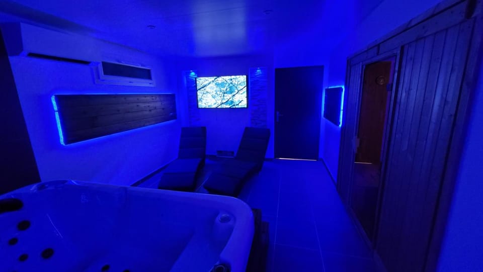 Spa limmersion Apartment hotel in Nouvelle-Aquitaine