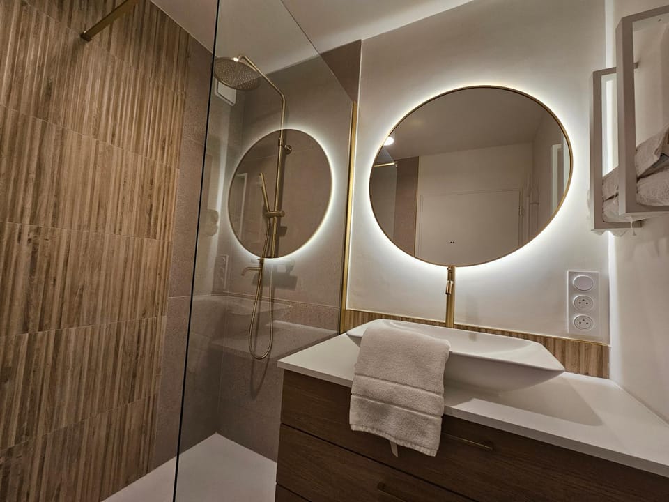 Shower, Bathroom