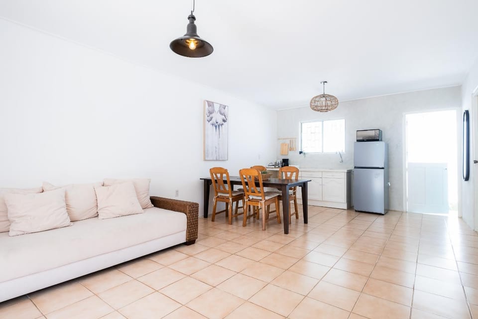 Kitchen or kitchenette, Living room, Dining area, oven