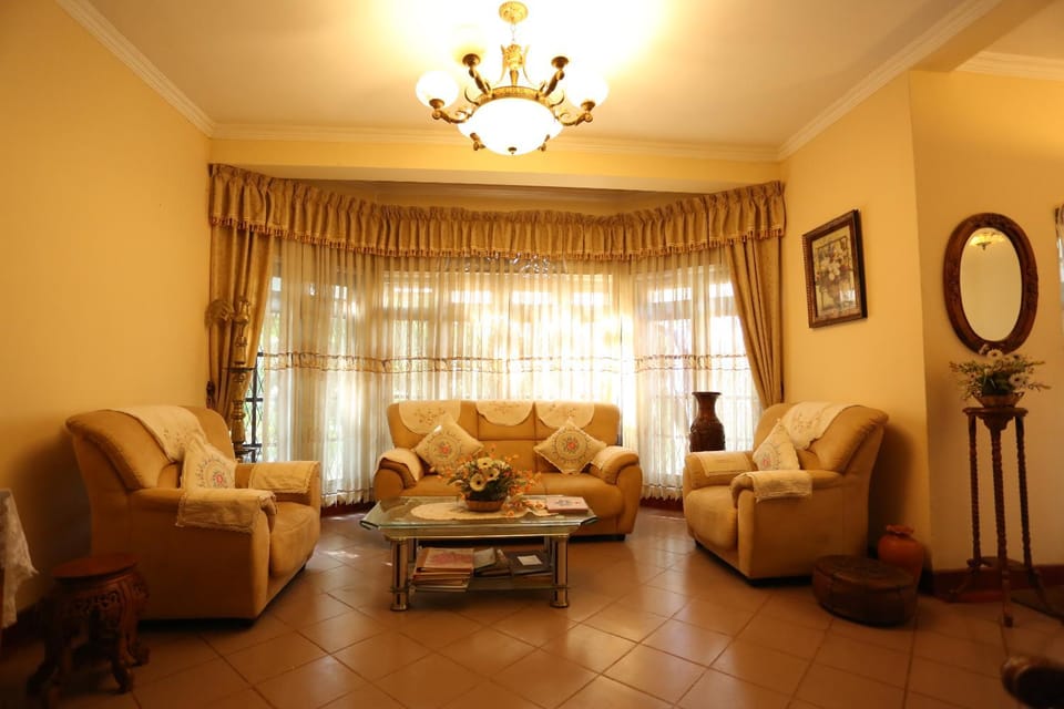 Communal lounge/ TV room
