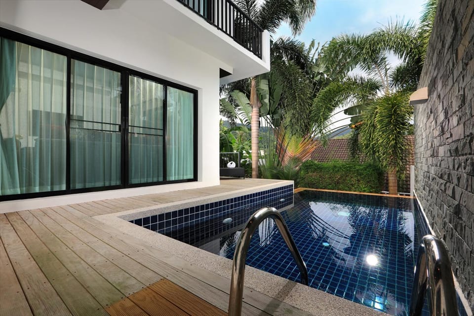 Swimming pool, Swimming pool