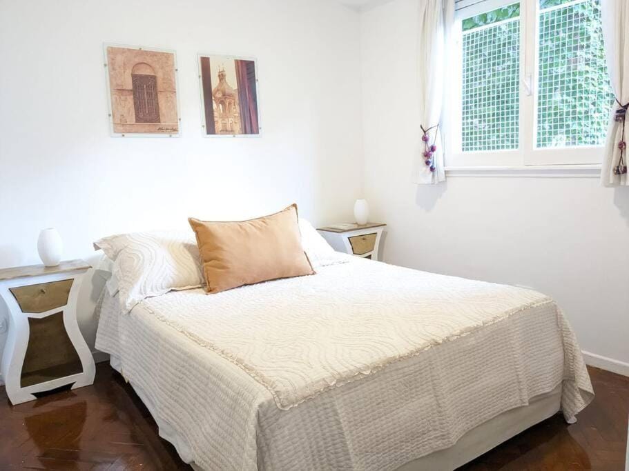 Alto Palermo 3bdr elegant Buenos Aires by CRE Apartment in Buenos Aires