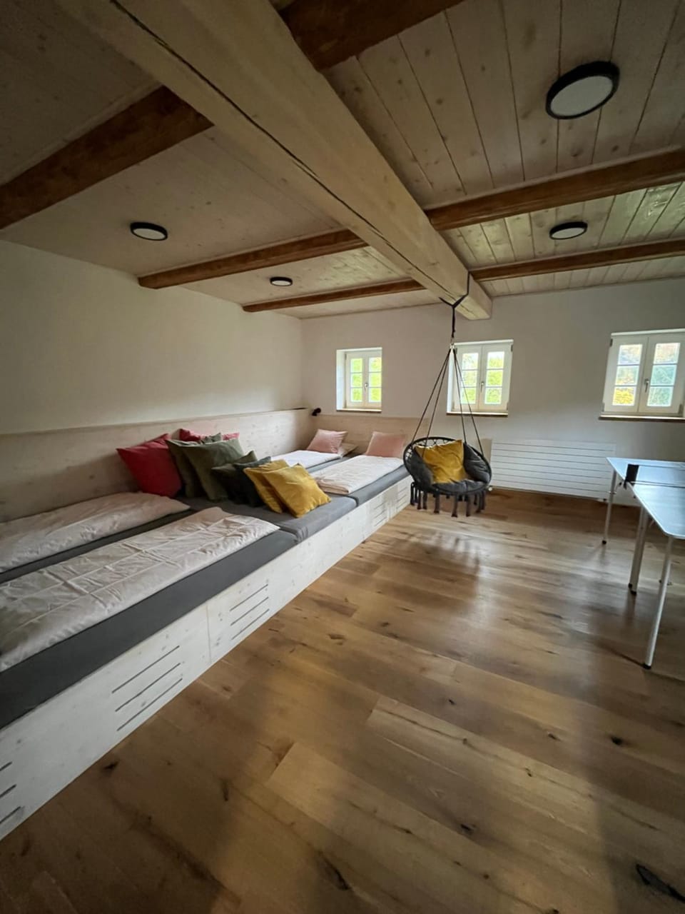 Communal lounge/ TV room, Bed, Game Room, Seating area, Bedroom