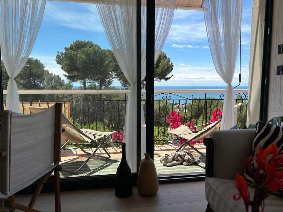 View (from property/room), Balcony/Terrace, Sea view