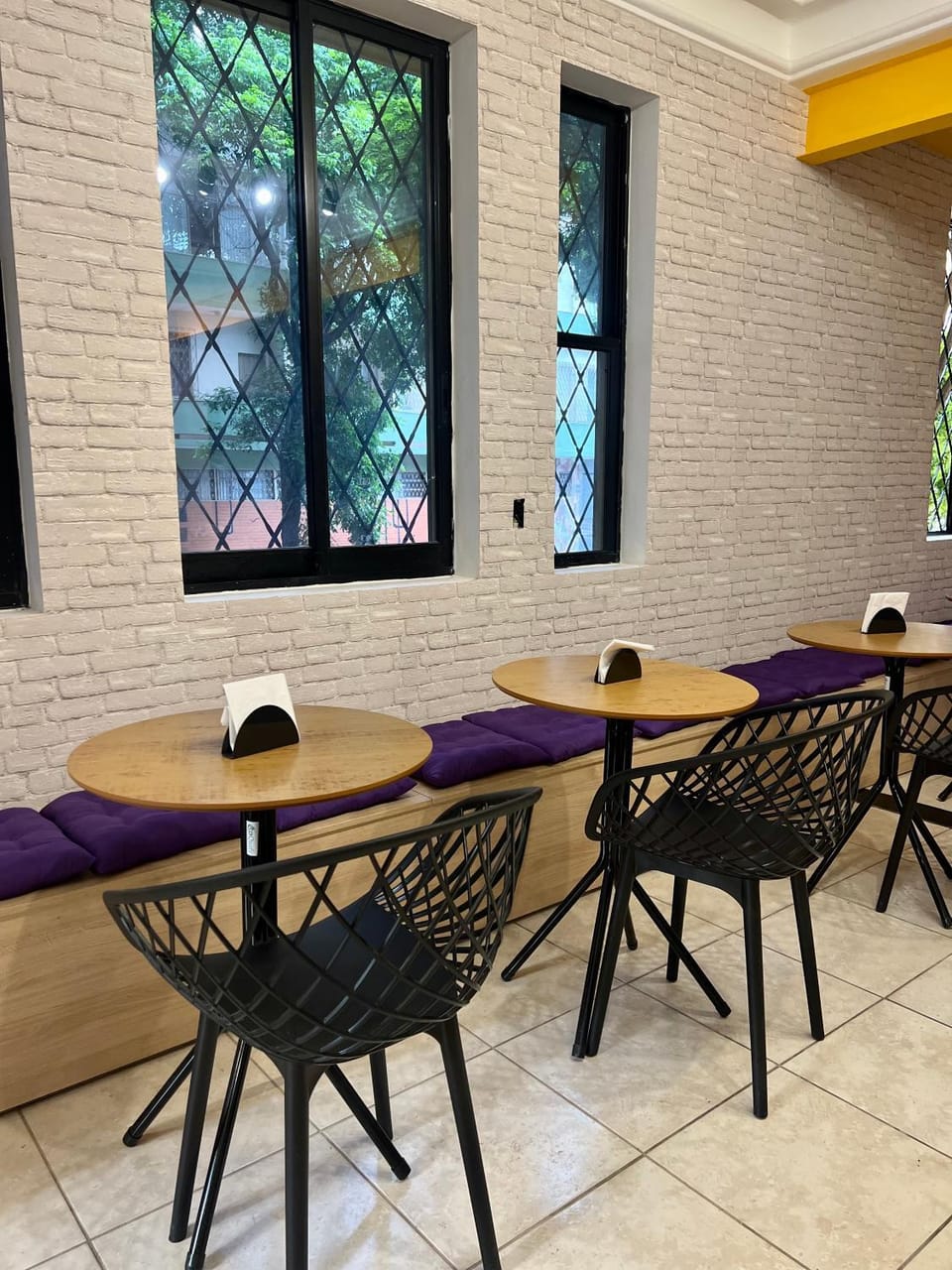 Living room, Banquet/Function facilities, Seating area, Dining area