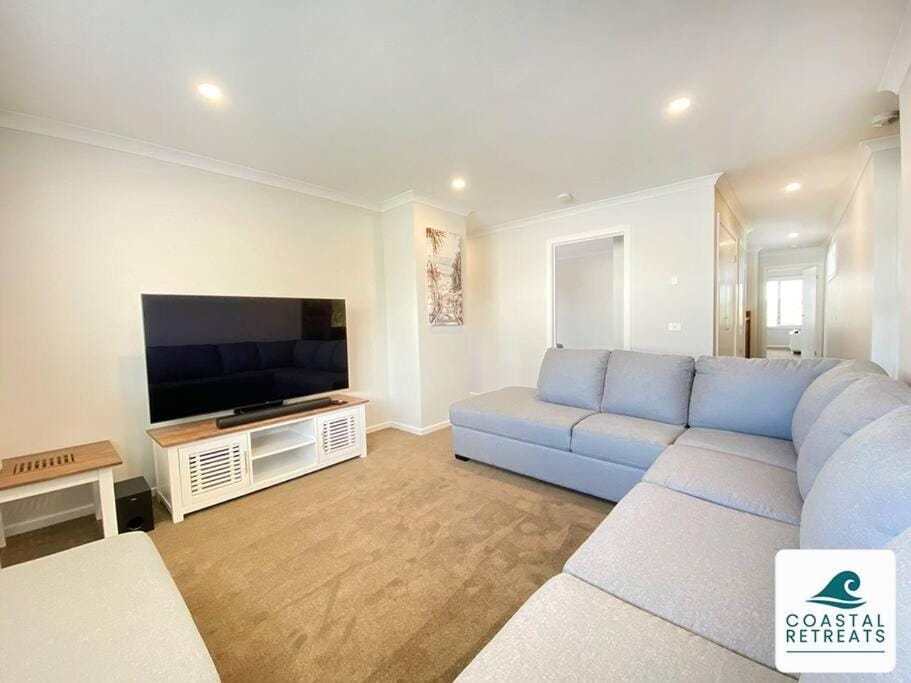 TV and multimedia, Living room, Seating area