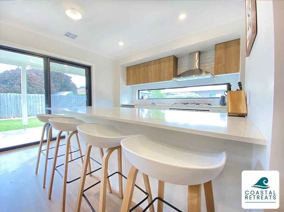 Kitchen or kitchenette, kitchen