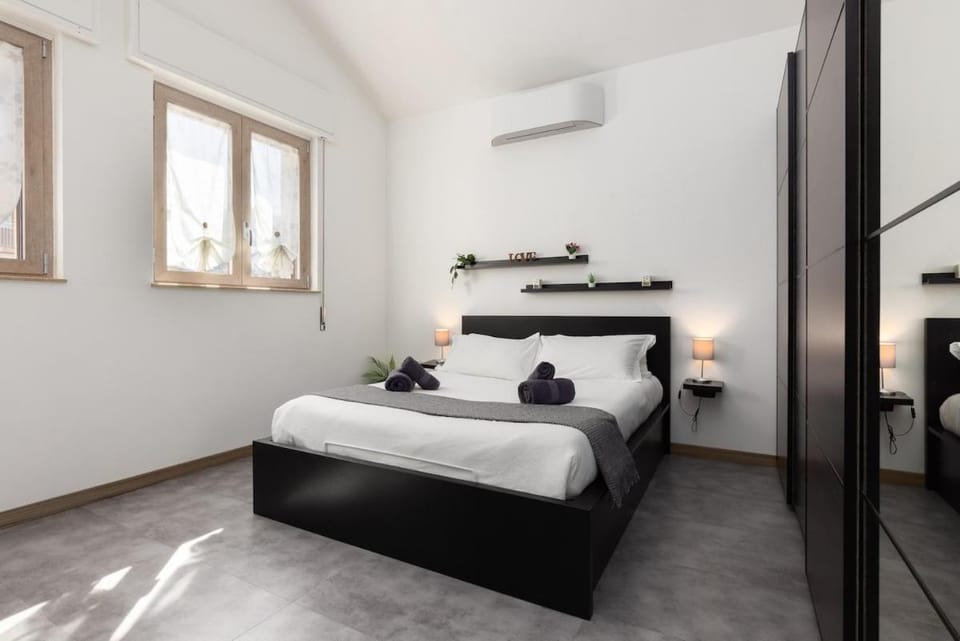 8Min Airport Orio Al Serio - Attico Lusso e Terrazza Apartment in Lombardy