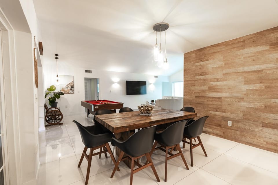 TV and multimedia, Dining area