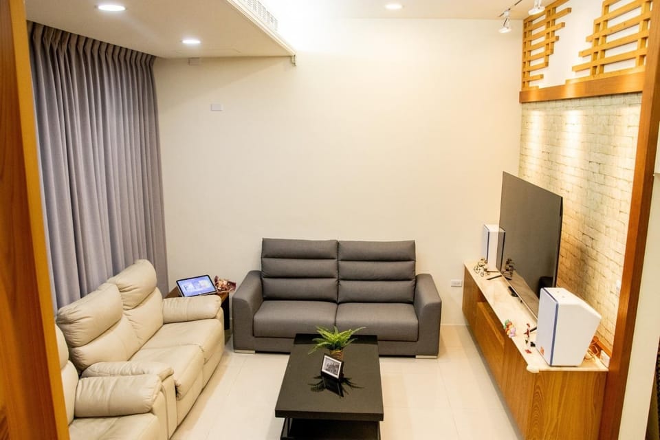 Communal lounge/ TV room, TV and multimedia, Living room, Evening entertainment