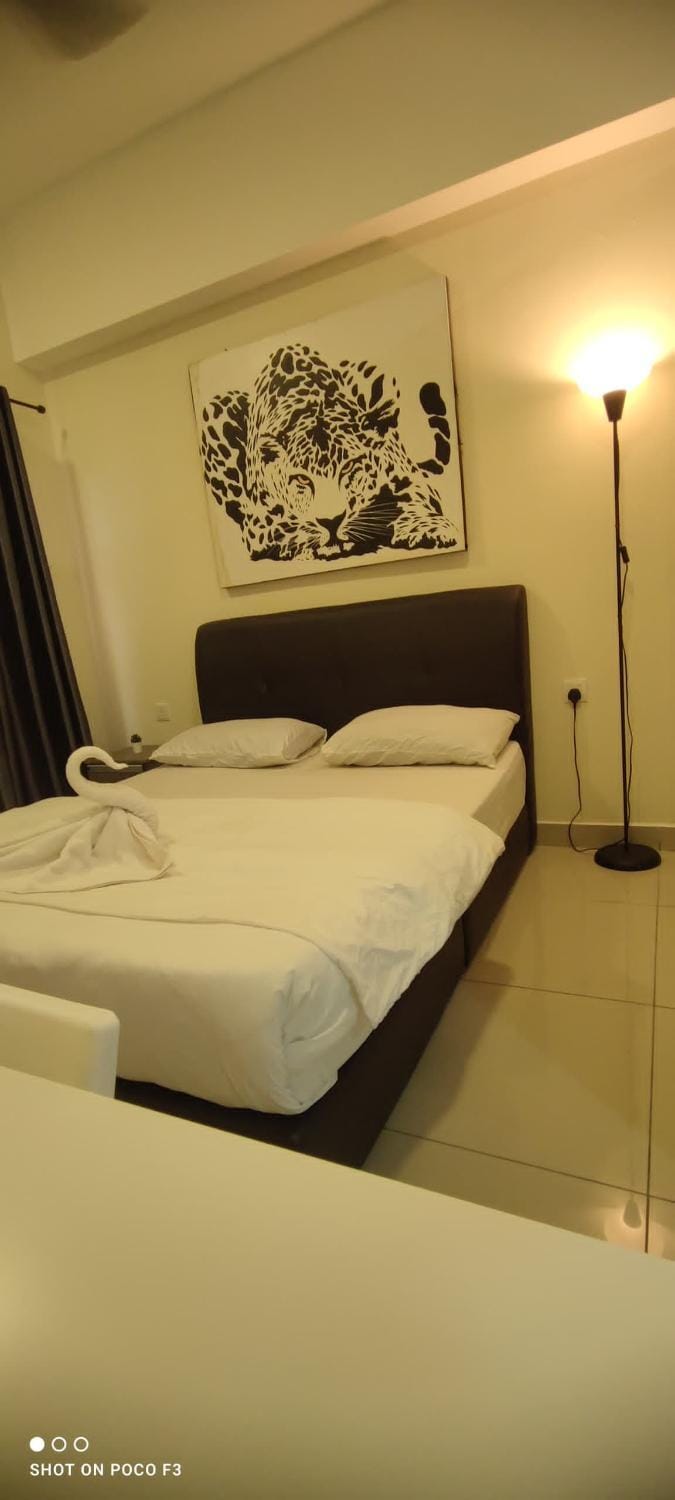Chic & Cozy Studio - HYVE SOHO Cyberjaya Apartment in Putrajaya