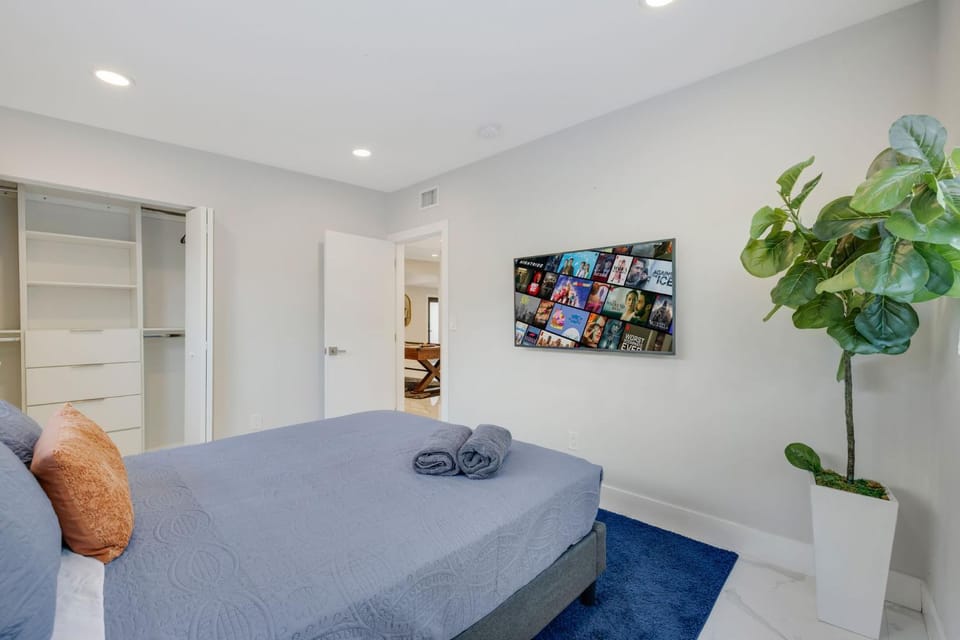 Bed, Bedroom
