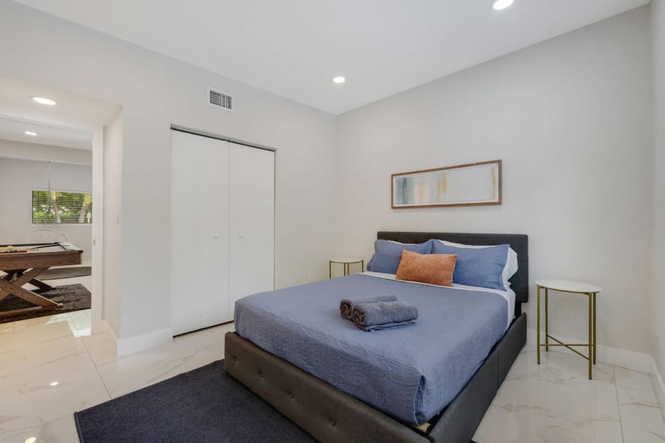 Bed, Bedroom
