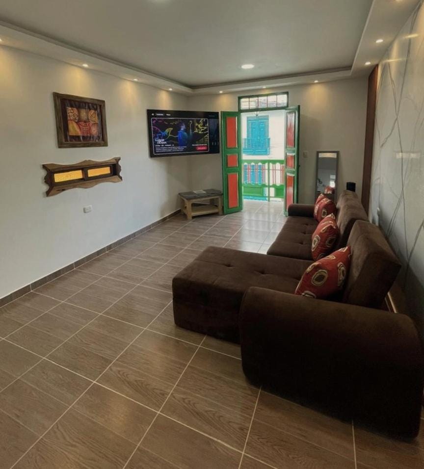 Communal lounge/ TV room, TV and multimedia, Living room, Seating area, Evening entertainment