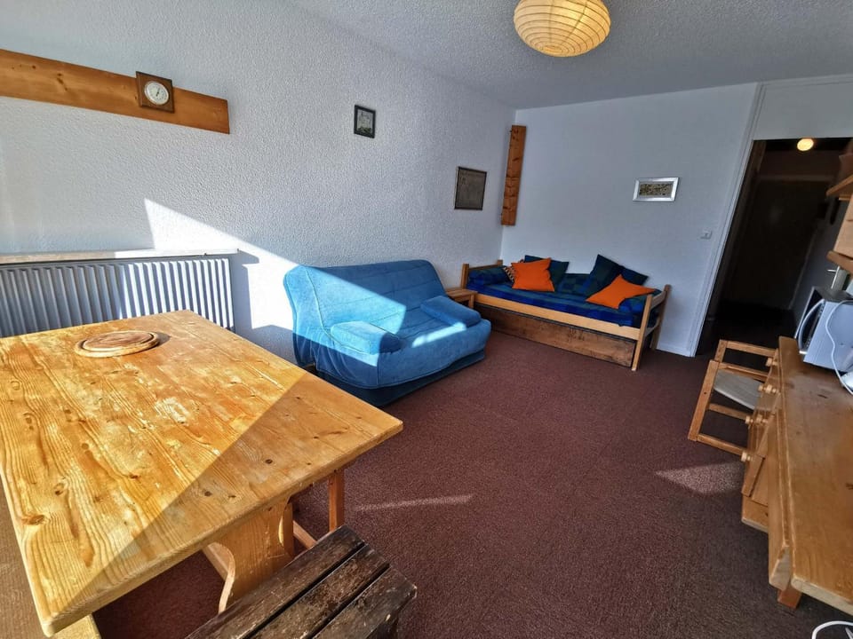 Studio cabine pied de pistes, balcon Sud-Est - FR-1-771-72 Cabin in Auvergne-Rhône-Alpes