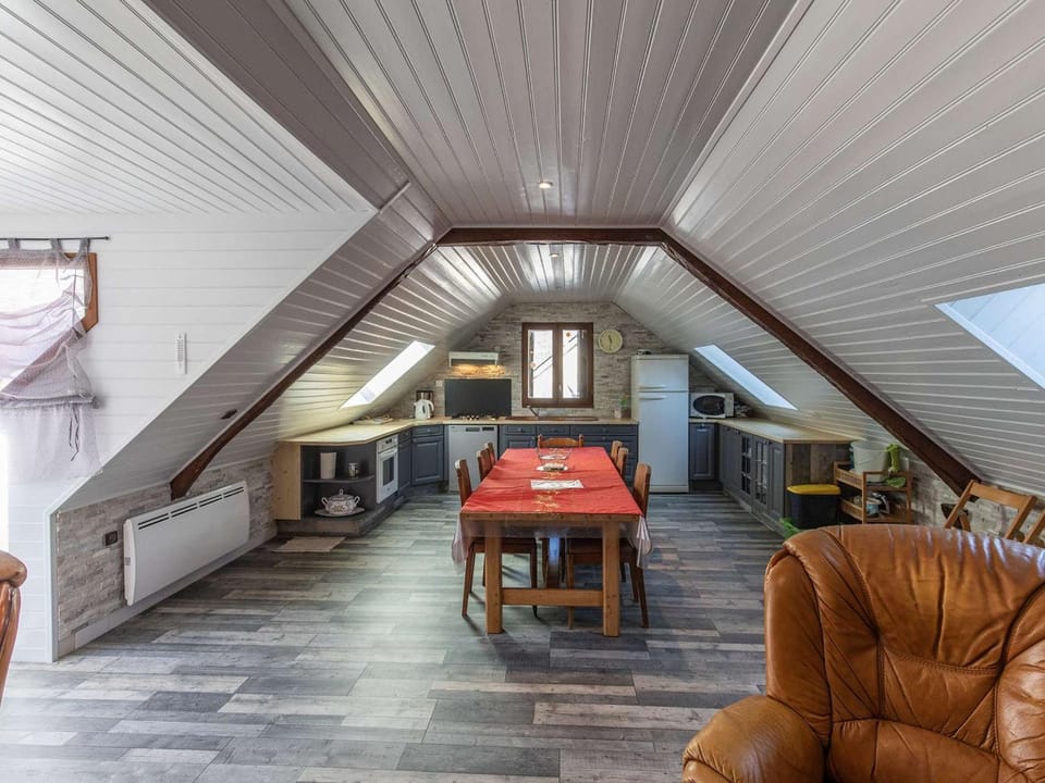 Maison de Village 8 Pers, 3 Ch, Proche Ski, Cuisine Équipée, Parking, Bébé et Animaux Bienvenus - FR-1-402-137 House in Aragon