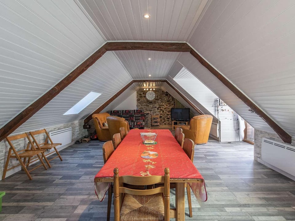Maison de Village 8 Pers, 3 Ch, Proche Ski, Cuisine Équipée, Parking, Bébé et Animaux Bienvenus - FR-1-402-137 House in Aragon