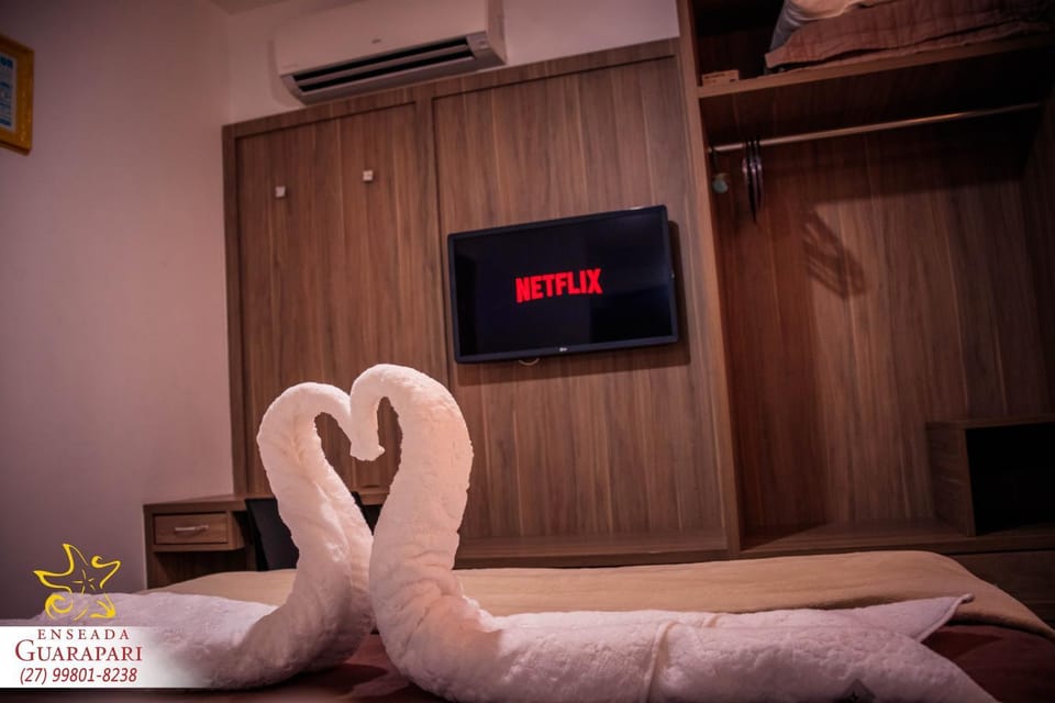 Communal lounge/ TV room, TV and multimedia, Decorative detail, Bedroom