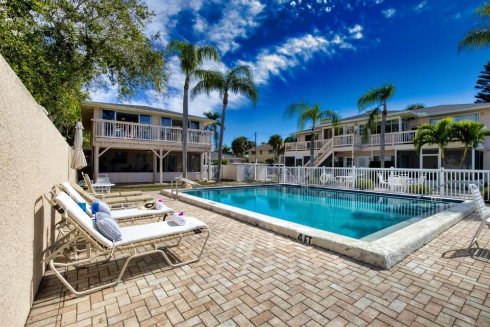 Manatee Key-Waterfront Minutes to Turtle Beach Apartment in Florida