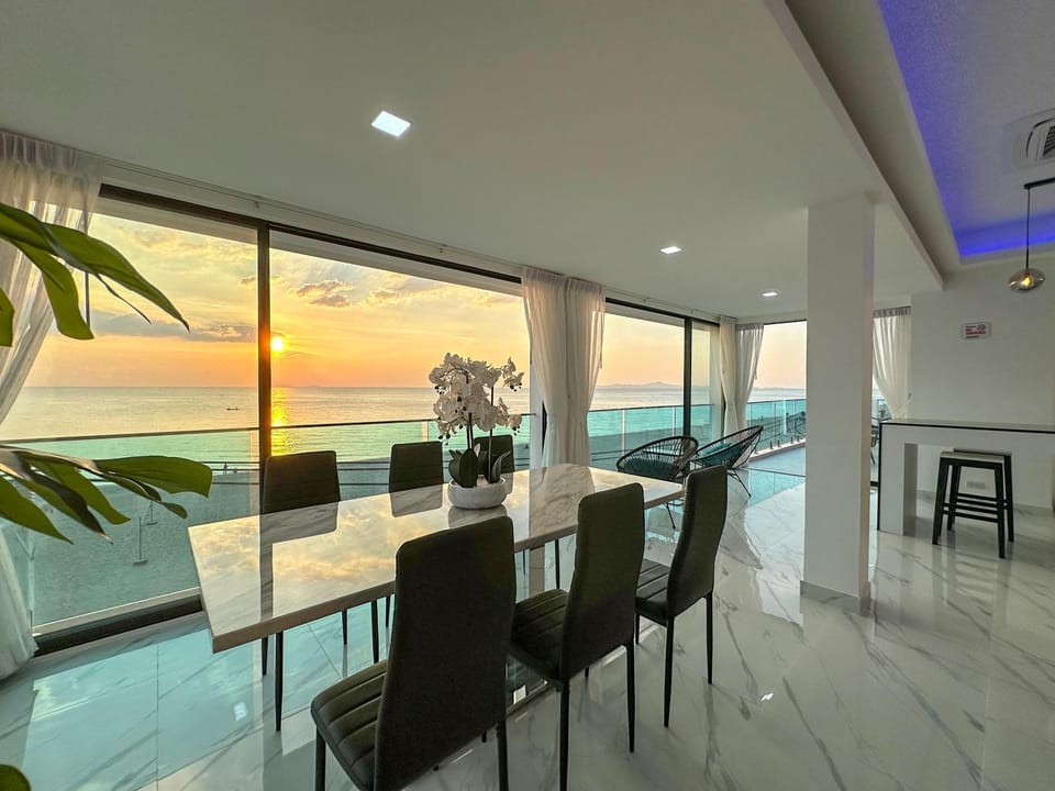 Dining area, Sea view