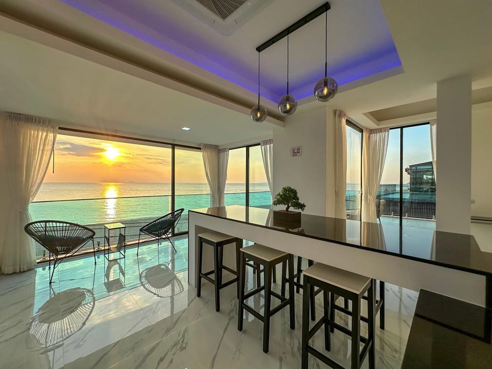 Seating area, Sea view