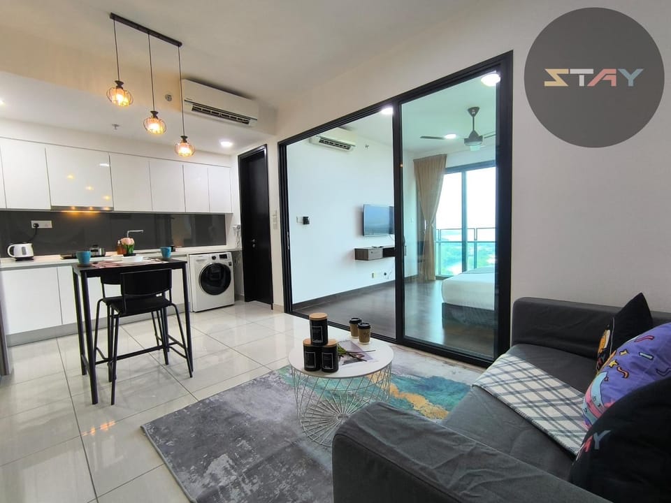 Almas Couple Cozy Studio Netflix 100mbps! By STAY Apartment in Johor