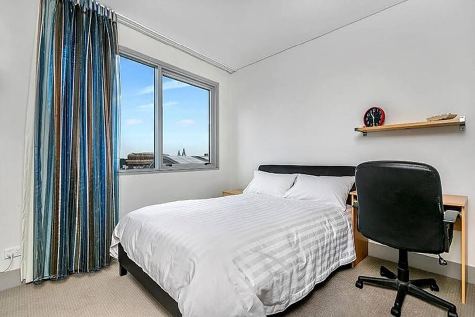 SX339 - CBD Chinese Gardens Views, Modern 2BR Apt Apartment in Sydney