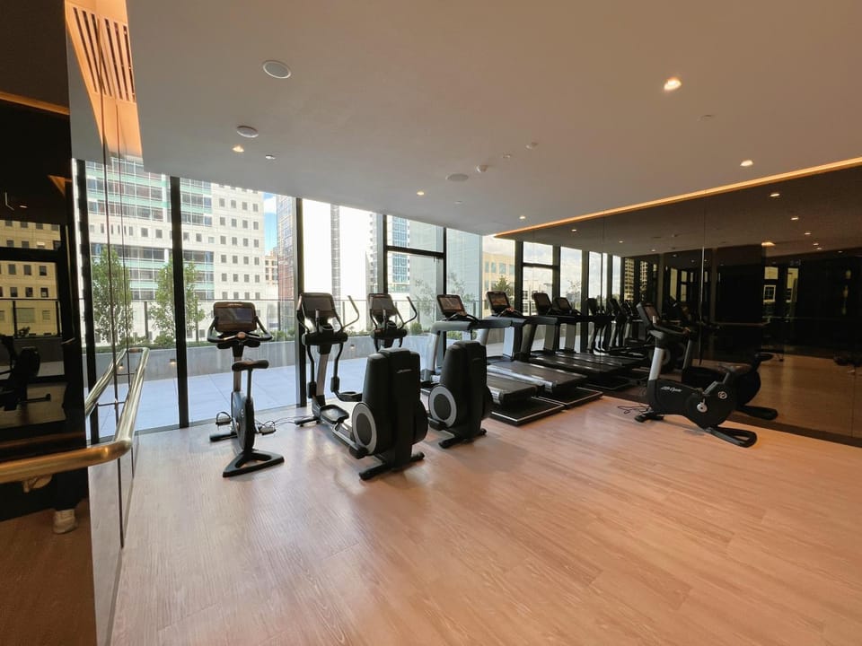 1 BRM 1 Study 1 BATH, Southern Cross Station, Flagstaff Garden Apartment in Melbourne