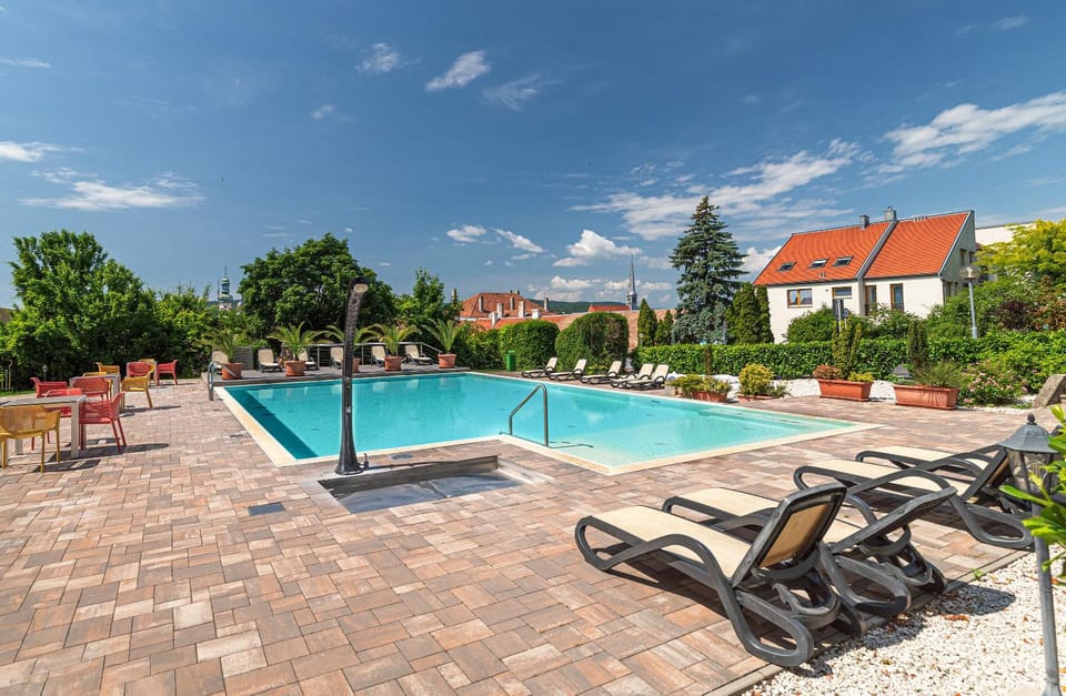 Pool view, Swimming pool