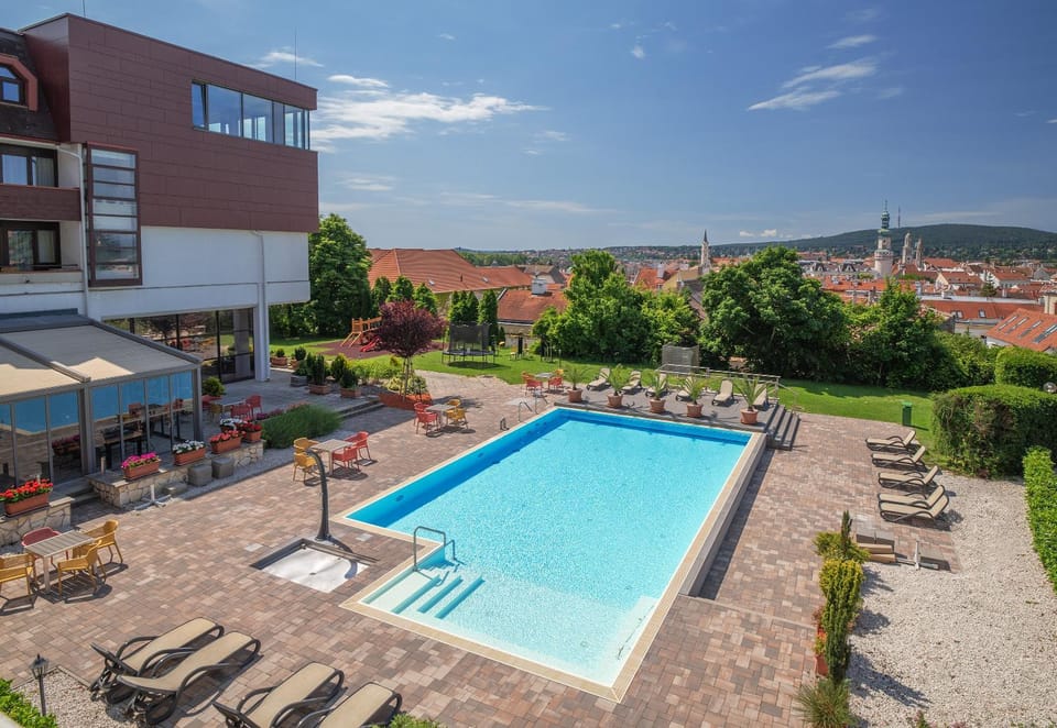 City view, Garden view, Swimming pool