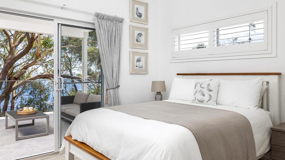 Bed, Natural landscape, View (from property/room), Balcony/Terrace, Photo of the whole room, Bedroom