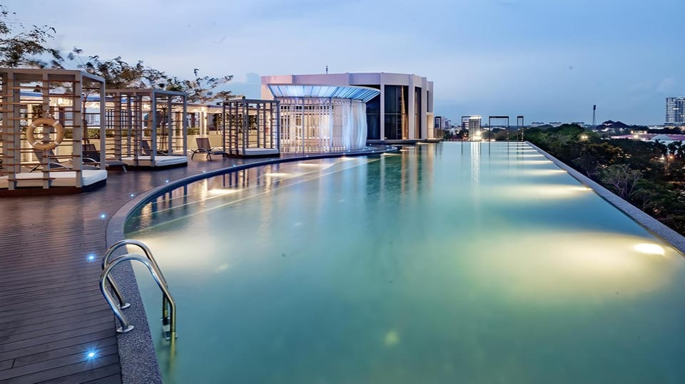 Swimming pool