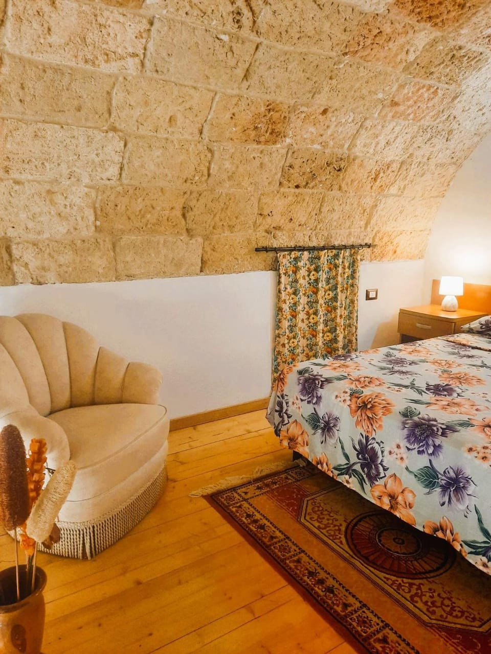 Bed, Decorative detail, Bedroom