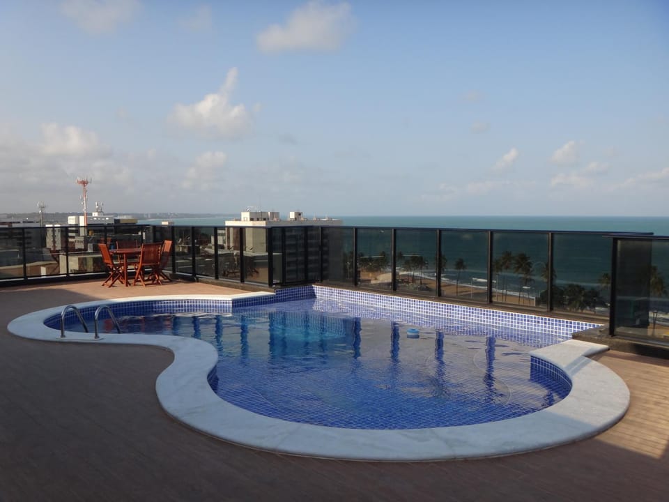 Communal lounge/ TV room, BBQ facilities, Garden, View (from property/room), Balcony/Terrace, Lounge or bar, Fitness centre/facilities, Banquet/Function facilities, Decorative detail, Beach, Communal kitchen, On site, City view, Landmark view, Pool view, Sea view, Sea view, Street view, Sunset